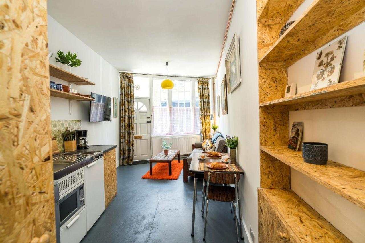 1 Bedroom House With An Edge In King Cross Holiday home London